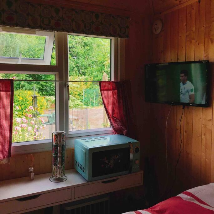 Cosy Private Cabin With Parking In Good Location Oxford Luaran gambar