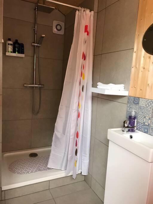 Cosy Private Cabin With Parking In Good Location Oxford Luaran gambar